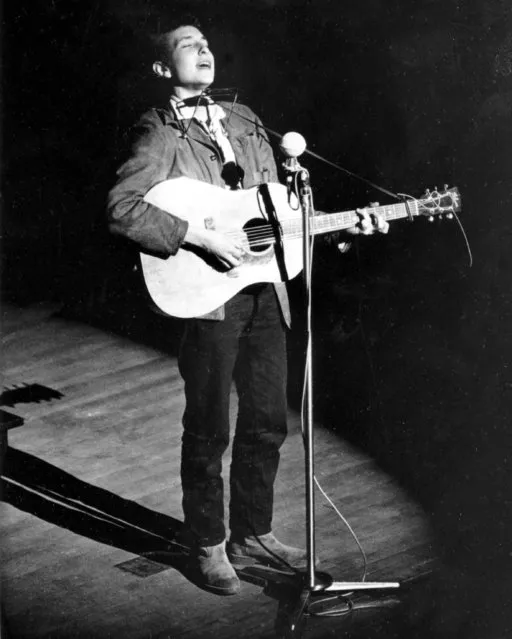 Folk singer and songwriter Bob Dylan, 22, performs on November 8, 1963.  Dylan’s entire catalog of songs, which spans 60 years and is among the most prized next to that of the Beatles, is being acquired by Universal Music Publishing Group. The deal covers 600 song copyrights. (Photo by AP Photo/File)