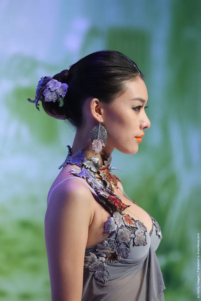 Chinese Fashion Models
