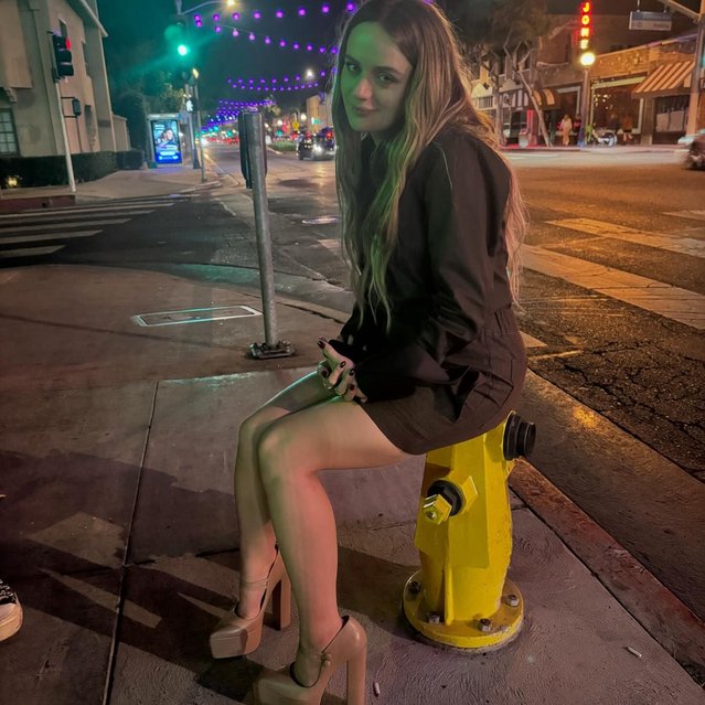 American actress Joey King rests her feet in the last decade of October 2024. (Photo by joeyking/Instagram)