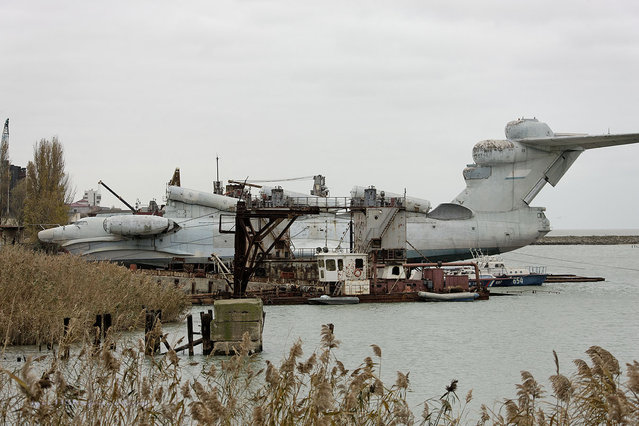 This is the only existing complete Lun. As of early 2012, it sat in Kaspiysk, Russia on the coast of the Caspian Sea. (Igor113)