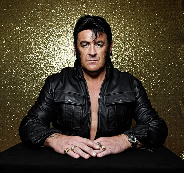Elvis tribute artist Lee Arron King poses at the Grand Pavillion during a portrait session at “The Elvies” on September 23, 2016 in Porthcawl, Wales. (Photo by Gareth Cattermole/Getty Images)