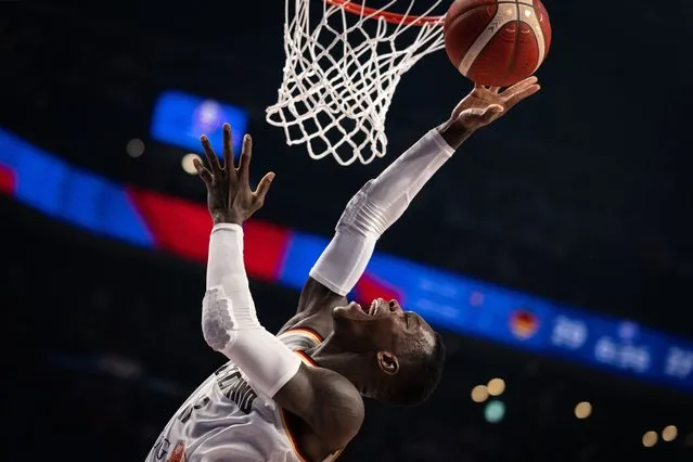 Germany's Dennis Schroder drives to the basket during the FIBA Basketball World Cup group E match between Germany and Finland at Okinawa Arena in Okinawa on August 29, 2023. (Photo by Yuichi Yamazaki/AFP Photo)