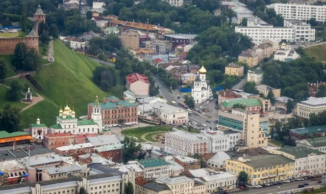 An aerial view of the town of Nizhny Novgorod, Russia, July 10, 2015. (Photo by Maxim Shemetov/Reuters)