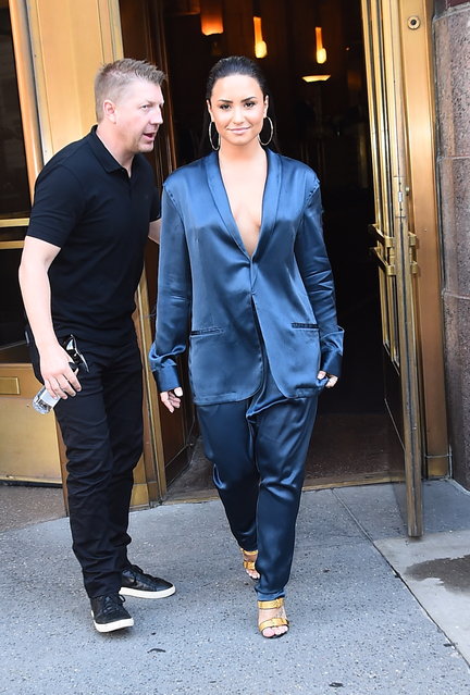 Demi Lovato is spotted leaving Z100 radio station in New York, USA on August 17, 2017. (Photo by H&H JDHIMAGEZ.COM/Splash News and Pictures)
