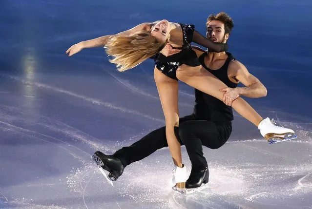 Ice dance bronze medallists Gabriella Papadakis and Guillaume Cizeron of France perform during the exhibition gala at the ISU Grand Prix of Figure Skating in Barcelona, December 14, 2014. (Photo by Gustau Nacarino/Reuters)