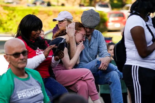 Community members attend a vigil at Crescent Hill Presbyterian Church following a mass shooting at Old National Bank in downtown Louisville, Kentucky, U.S. April, 10, 2023. (Photo by Jeffrey Dean/Reuters)