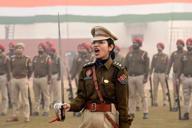 Police personnel take part in a rehearsal for the upcoming Republic Day parade, in Amritsar on January 21, 2021. (Photo by Narinder Nanu/AFP Photo)