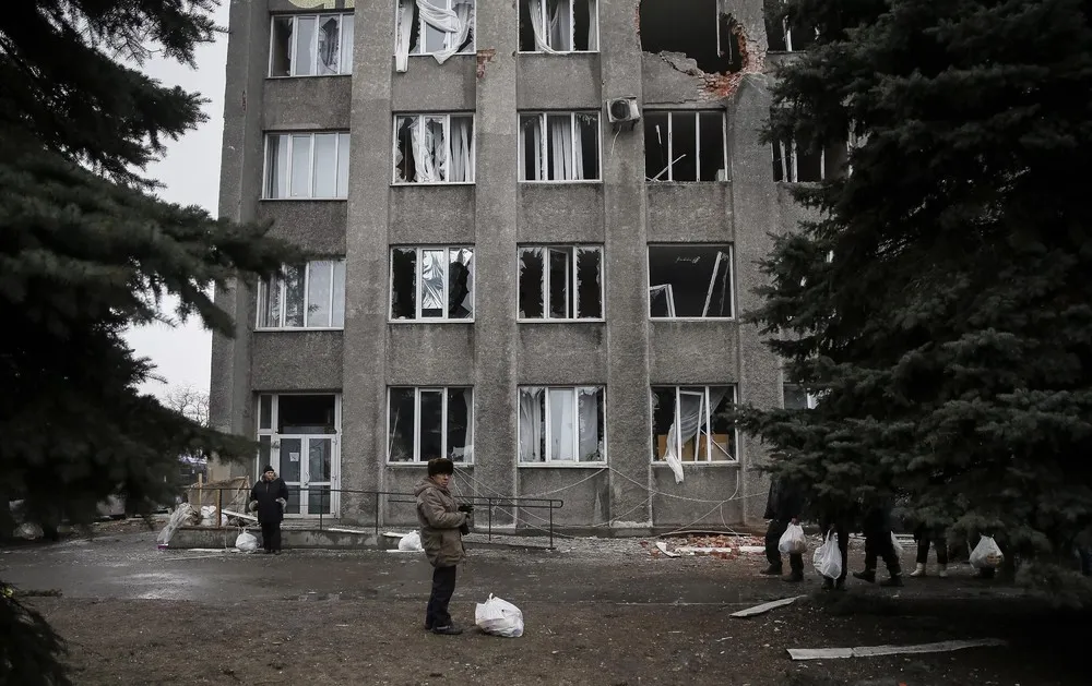 Fighting in Eastern Ukraine Intensifies, Part 1/2