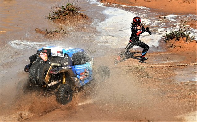 Black Horse Team's Saleh al-Saif and co-Driver Joao Pedro Vitoria compete during Stage 9 of the Dakar 2023 rally between Riyadh and Haradh in Saudi Arabia on January 10, 2023. (Photo by Franck Fife/AFP Photo)