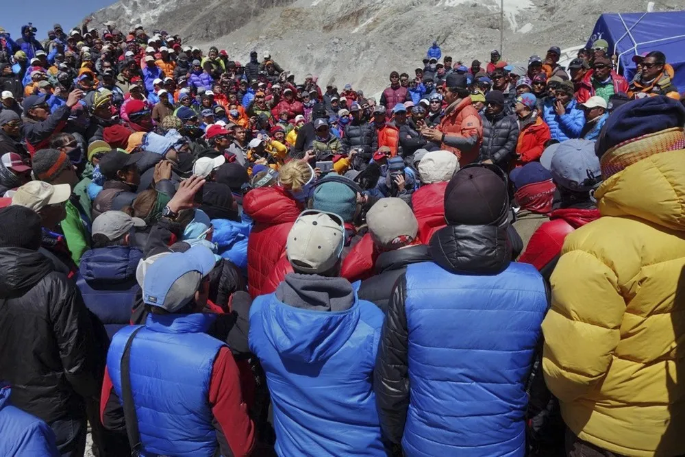 Sherpas: the Invisible Men of Everest