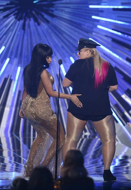 Rebel Wilson, right, dances on stage with Nicki Minaj winner of the hip-hop video of the year for “Anaconda” award at the MTV Video Music Awards at the Microsoft Theater on Sunday, August 30, 2015, in Los Angeles. (Photo by Matt Sayles/Invision/AP Photo)