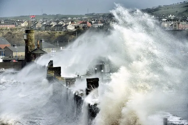 Winner public vote: Monster waves at Whitehaven by Paul Kingston. “Inner harbour wall at Whitehaven, Cumbria, being hit by a monstrous wave, dwarfing the surrounding manmade structures. This occurred on the day I travelled from County Durham to the west coast of Cumbria when the UK was being hit by a series of Atlantic storms sending tidal surges and strong gale force westerly winds”. (Photo by Paul Kingston/Weather Photographer of the Year 2016)
