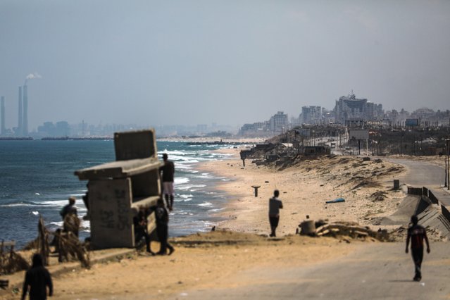 The location of a temporary floating pier previously anchored by the United States to boost aid deliveries, in the northern Gaza Strip, 29 May 2024. The US Defense Department’s spokesperson confirmed on 28 May that the pier had been damaged by “an unfortunate confluence of weather storms” and that it would be operational again in little over a week after repair work. (Photo by Mohammed Saber/EPA/EFE)