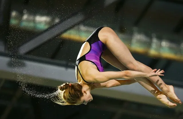 Yulia Timoshinina of Russia jumps during the women's 10 m platform fnal at the European Swimming Championships in Berlin August 22, 2014. (Photo by Thomas Peter/Reuters)