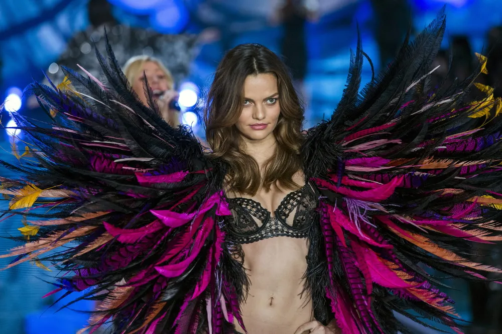 Victoria's Secret Fashion Show, Part 1/3