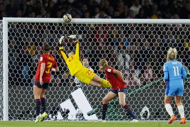 A shot from England's Lauren Hemp, right, hits the crossbar during the Women's World Cup soccer final between Spain and England at Stadium Australia in Sydney, Australia, Sunday, August 20, 2023. (Photo by Abbie Parr/AP Photo)
