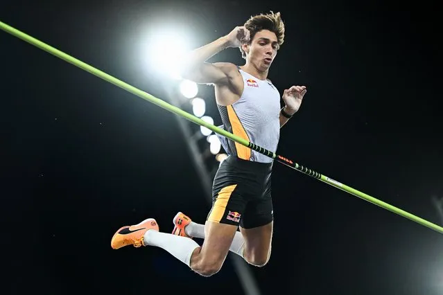 Sweden's Armand Duplantis competes in the men's pole vault final during the Diamond League athletics meeting at Stadion Letzigrund stadium in Zurich on August 31, 2023. (Photo by Fabrice Coffrini/AFP Photo)