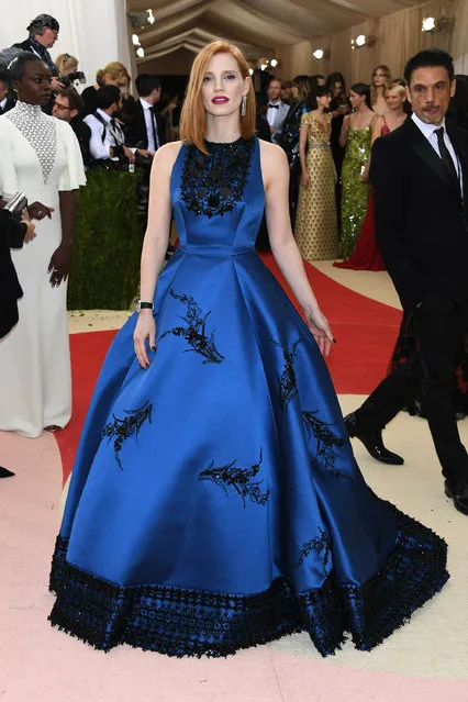 Jessica Chastain attends the “Manus x Machina: Fashion In An Age Of Technology” Costume Institute Gala at Metropolitan Museum of Art on May 2, 2016 in New York City. (Photo by Larry Busacca/Getty Images)