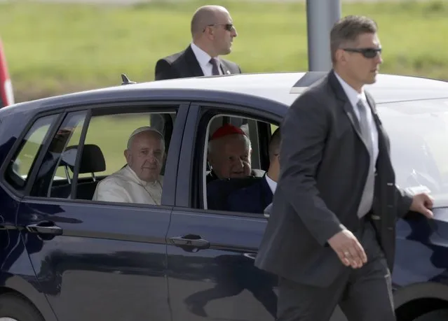 Pope Francis arrives to the Campus Misericordiae during World Youth Day in Brzegi near Krakow, Poland July 31, 2016. (Photo by David W. Cerny/Reuters)