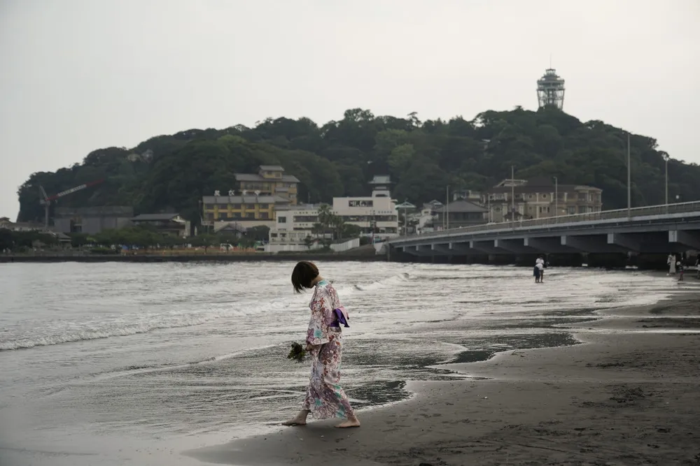A Look at Life in Japan, Part 1/2