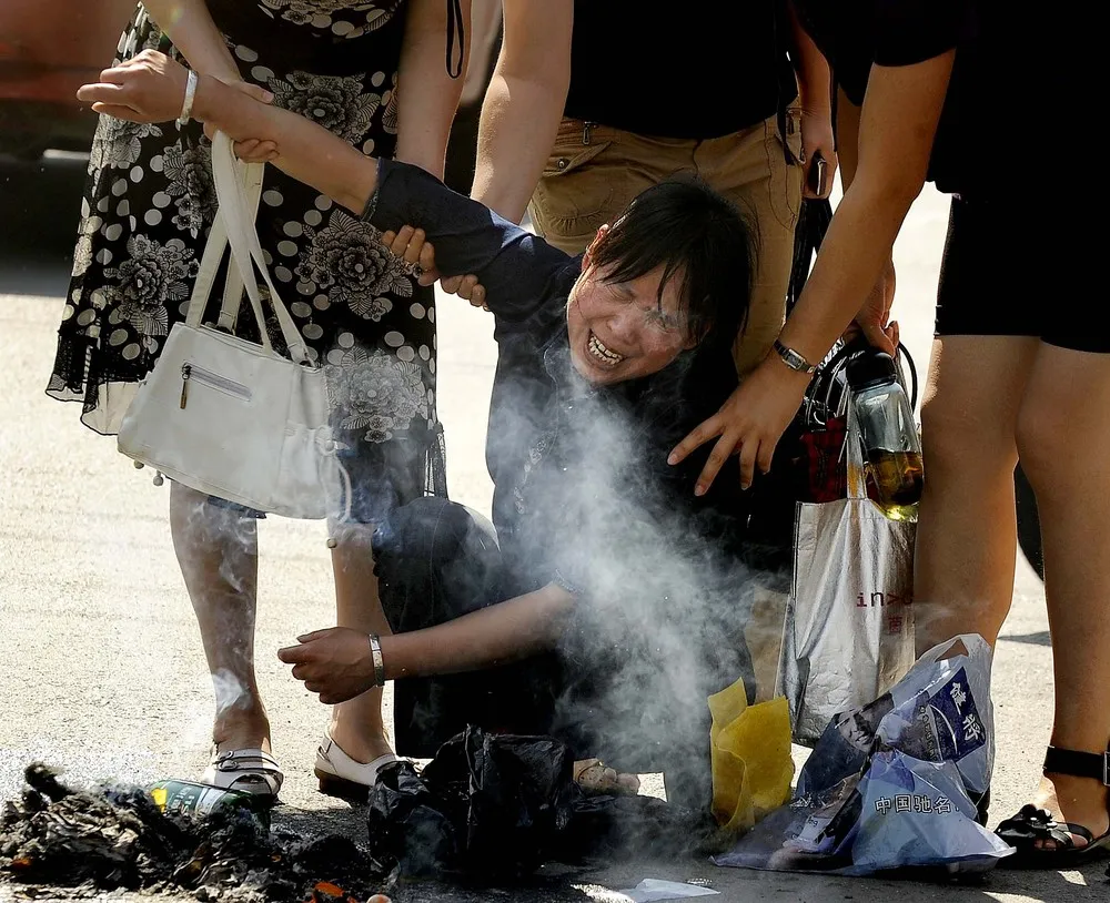 China: Land of Contrasts