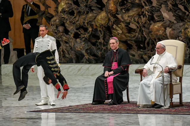 Pope Francis during an exhibition of circus artist during a genaral audience in Paul VI hall at the Vatican City, 07 February 2018. (Photo by Alessandro Di Meo/EPA/EFE)