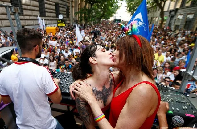 Italian actress Asia Argento takes part in the Gay Pride Parade in Rome, Italy, June 8, 2019. (Photo by Yara Nardi/Reuters)