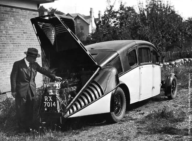 1930: The Burney, a new streamlined car designed by Sir Denniston Burney who was responsible for the design of the R 100 (R100) airship