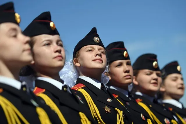 Russian military cadets parade in Moscow' s Poklonnaya Gora War Memorial Park on May 6, 2017, as part of festive events marking the upcoming 72 nd anniversary of the Soviet Union' s victory over Nazi Germany in World War II. (Photo by Natalia Kolesnikova/AFP Photo)