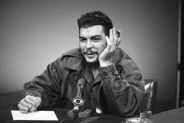 Cuba's Ernesto “Che” Guevara makes an appearance on “Face the Nation” at CBS-TV studios in New York City, December 13, 1964.  Guevara makes a plea for better relations between Cuba and the United States. (Photo by AP Photo)