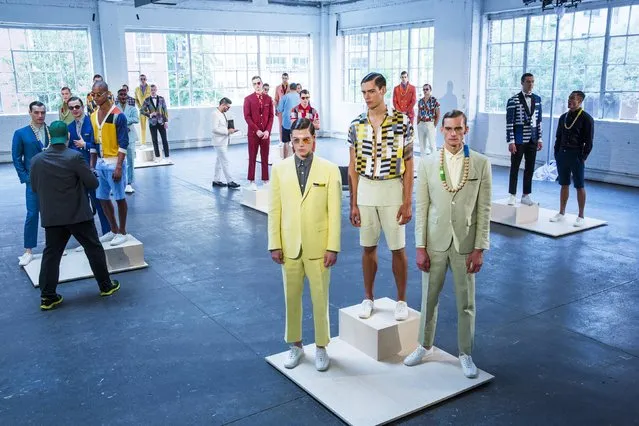 Models stand on pedestals for the David Hart presentation during Men's Fashion Week, in New York, July 13, 2015. (Photo by Lucas Jackson/Reuters)
