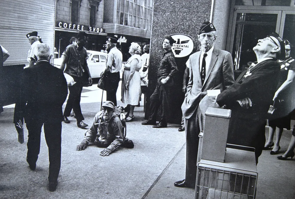 Retrospective of Garry Winogrand's Photography