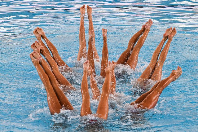 Italy's team competes in the Women's Artistic Swimming free combination final event on August 14, 2022 during the LEN European Aquatics Championships in Rome. (Photo by Alberto Pizzoli/AFP Photo)