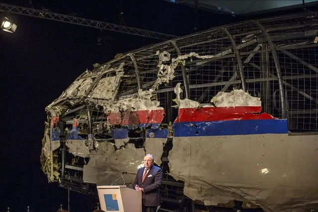 Tjibbe Joustra, chairman of the Dutch Safety Board, presents the final report into the crash of July 2014 of Malaysia Airlines flight MH17 over Ukraine in Gilze Rijen, the Netherlands, October 13, 2015. (Photo by Michael Kooren/Reuters)