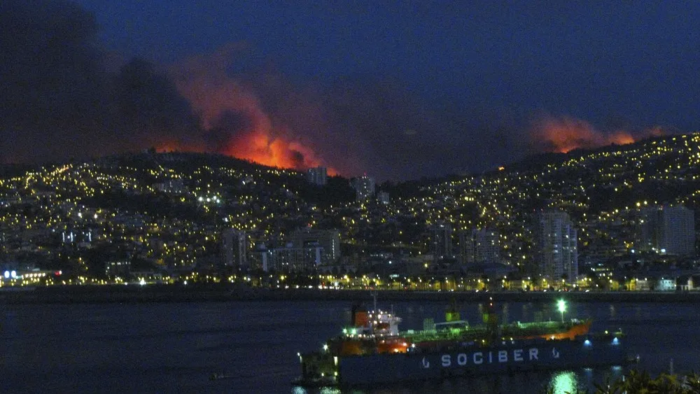 Thousands Evacuated in Chile Forest Fire