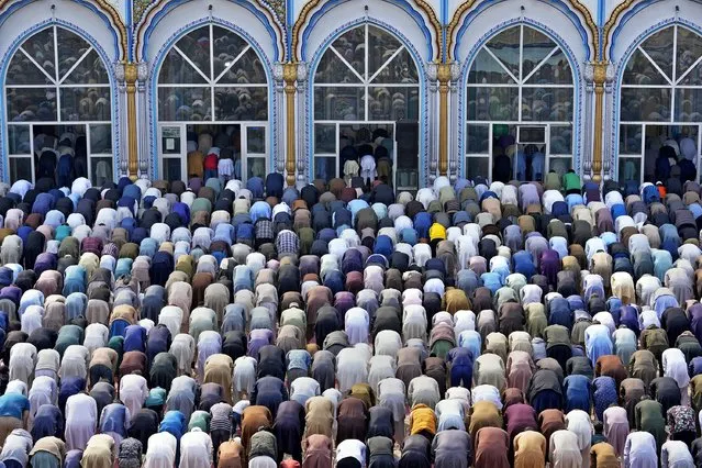 Muslims attend second Friday prayers during the holy fasting month of Ramadan, at  Jaamia mosque, in Rawalpindi, Pakistan, Friday, March 22, 2024. (Photo by Anjum Naveed/AP Photo)