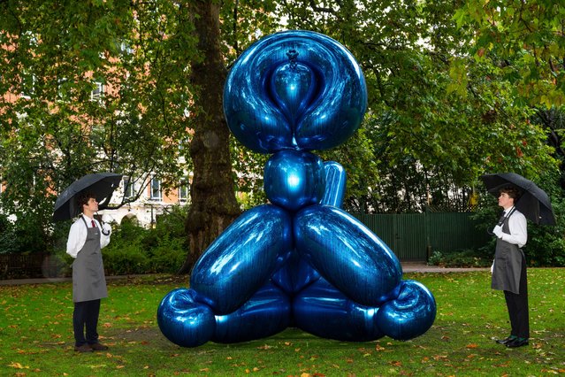 Christie’s unveiled Jeff Koons’s Balloon Monkey sculpture in St James’s Square, London in the last decade of September 2023. The piece is estimated to fetch between £6.5 million and £10 million on October 9. (Phoot by Lucy Young for the Times)