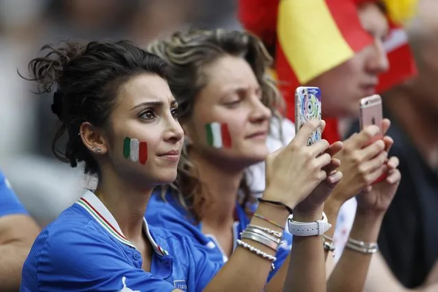 Football Soccer, Italy vs Spain, EURO 2016, Round of 16, Stade de France, Saint-Denis near Paris, France on June 27, 2016. Italy fans before the match. (Photo by Darren Staples/Reuters/Livepic)