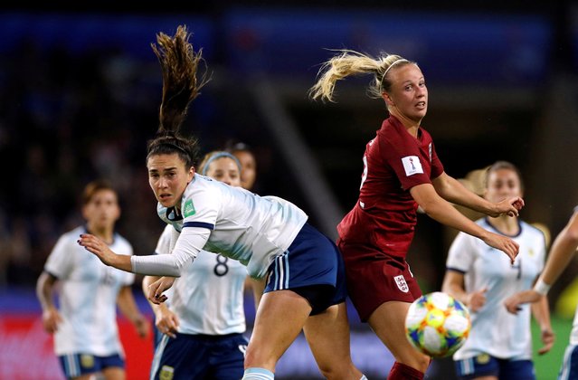 England's Beth Mead in action with Argentina's Agustina Barroso during the 2019 FIFA Women's World Cup France group D match between England and Argentina at on June 14, 2019 in Le Havre, France. (Photo by Phil Noble/Reuters)