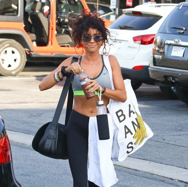 “Modern Family” actress Sarah Hyland was spotted  wearing workout gear after a gym session in Los Angeles, CA on August 1, 2018. (Photo by Bauer-Griffin/Splash News and Pictures)