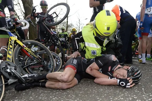  Irish cyclist Sam Bennett of Bora-Argon 18 reacts after falling the 103rd edition of the “Scheldeprijs” one day cycling race, 200 km around Schoten, on April 8, 2015. (Photo by Yorick Jansens/AFP Photo)