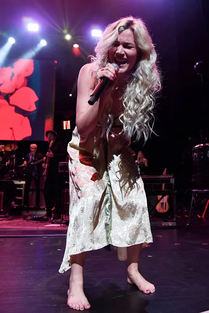 Joss Stone performs onstage during the Fourth Annual LOVE ROCKS NYC Benefit Concert For God's Love We Deliver at Beacon Theatre on March 12, 2020 in New York City. (Photo by Kevin Mazur/Getty Images for God's Love We Deliver)