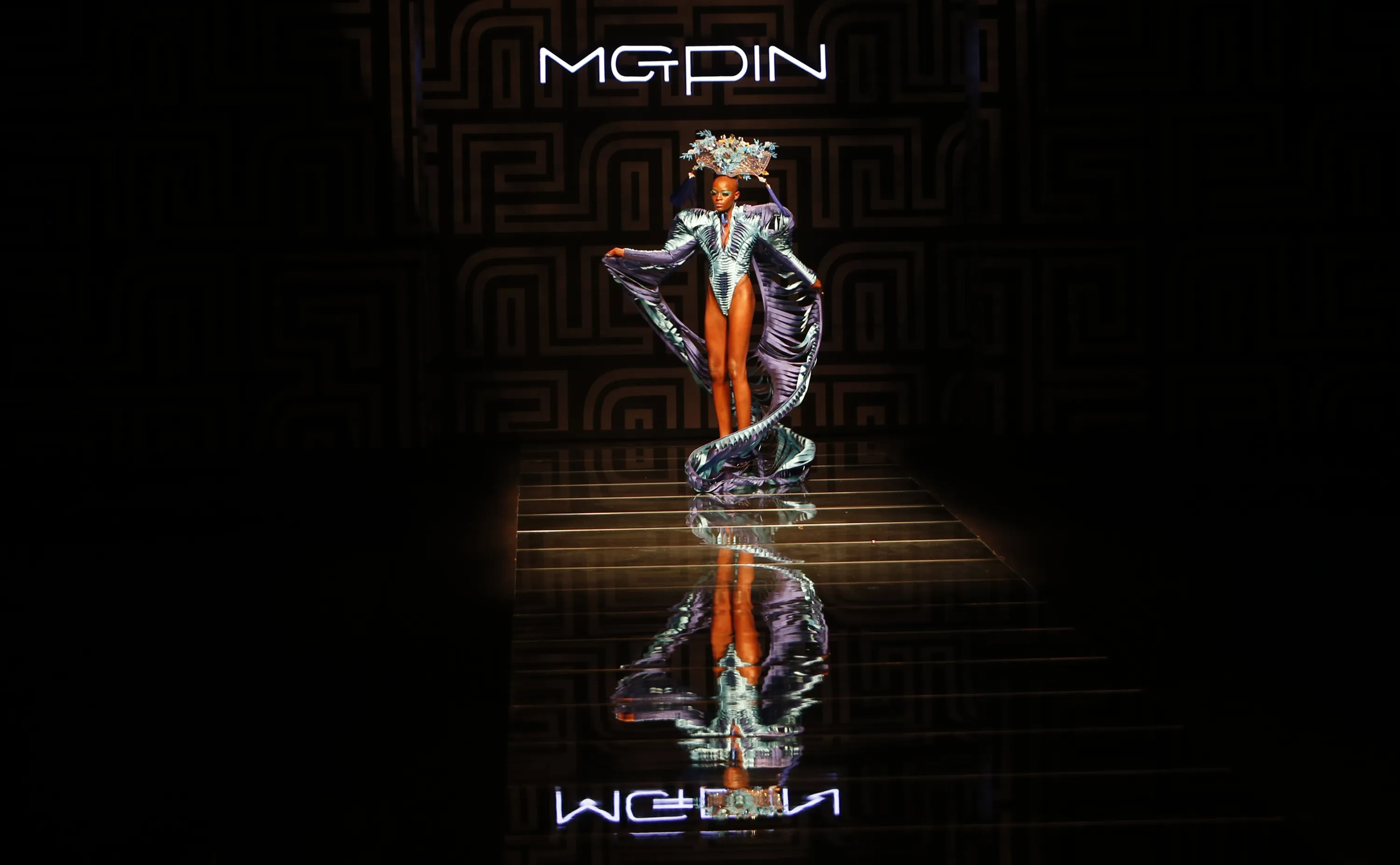 Mgpin 2015 Mao Geping Makeup Trend Launch During China Fashion Week