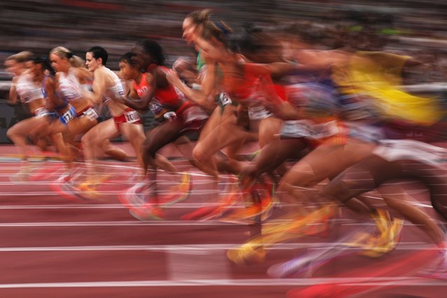 Gabriela Debues-Stafford of Team Canada starts the race with other athletes during the Women's 5000 Metres Heats on day six of the World Athletics Championships Tokyo 2025 at National Stadium on September 18, 2025 in Tokyo, Japan. (Photo by Patrick Smith/Getty Images)