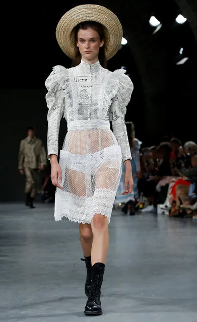 A model presents a creation by designer Bill Gaytten as part of his Spring/Summer 2019 women's ready-to-wear collection show for John Galliano during Paris Fashion Week in Paris, France, September 30, 2018. (Photo by Stephane Mahe/Reuters)