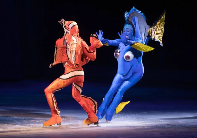 Figur skaters dressed as the Disney characters Nemo and Dori perform during the premiere of “Disney on Ice – 100 Jahre voller Zauber” (lit. “100 years full of magic”) at the Velodrom in Berlin, Germany, 2 March 2017. The family entertainment show can be seen until 5 March 2017. (Photo by Jörg Carstensen/DPA)