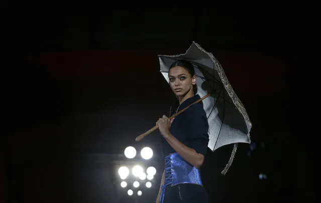 A model wears a creation by Pilar del Campo for the Spring/Summer 2017-2018 fashion show as part of 080 Barcelona fashion week in Barcelona, Spain, Wednesday, June 28, 2017. (Photo by Manu Fernandez/AP Photo)