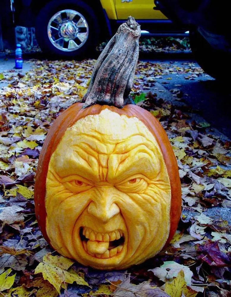Pumpkin Carving – Amazing Work of Art by Ray Villafane