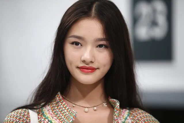 Jelly Lin poses before attending the Spring/Summer 2016 women's ready-to-wear collection for fashion house Chanel in Paris, France, October 6, 2015. (Photo by Charles Platiau/Reuters)