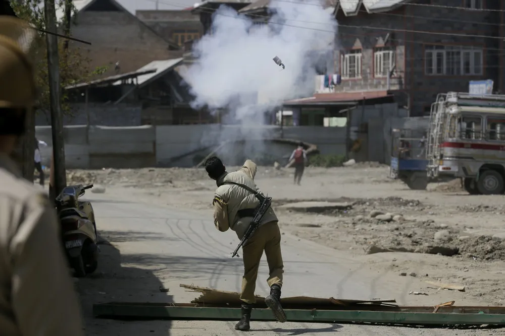 The Day in Photos – April 18, 2017